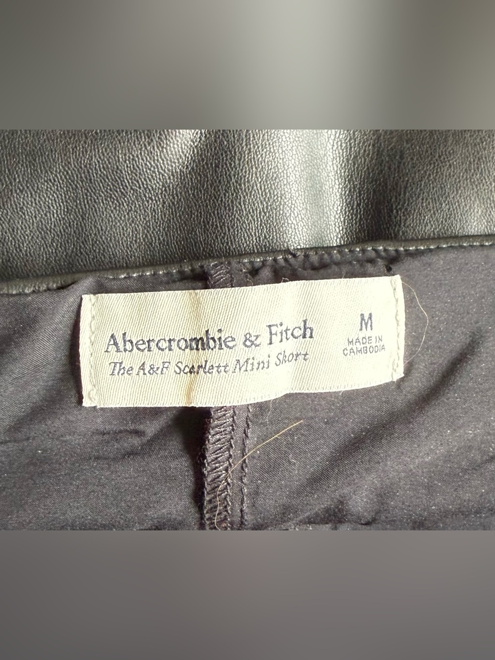 Abercrombie & Fitch ultra-high rise faux-leather black mini skort- size medium - Picture 6 of 6